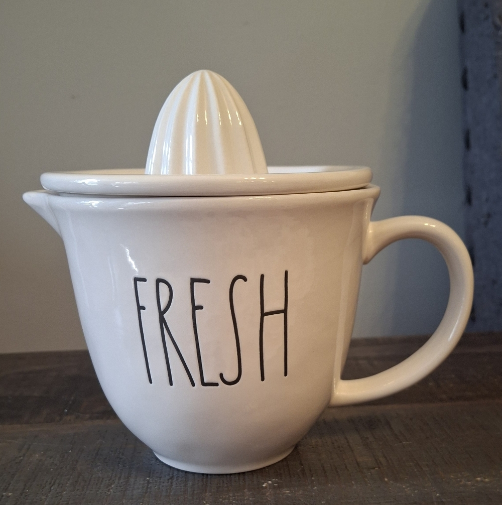 🍊Rae Dunn White Juicer with 'FRESH' Design🍊